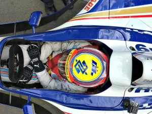 Felipe Nasr pilota Williams FW18 que deu o título de 1996 a Damon Hill