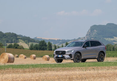 Volvo XC60 lidera vendas da marca sueca no mês de maio, mas elétricos representam mais de 53% das negociações.