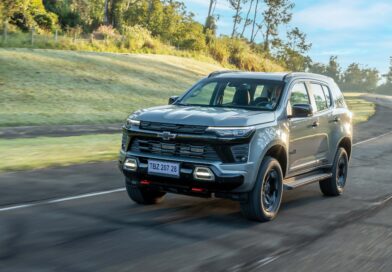 Com upgrade de fábrica, o Trailblazer Midnight reforça sua aptidão off-road.