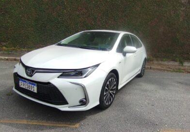 Avaliação da Semana – Andamos com o Toyota Corolla Altis Premiun Hybrid, líder do segmento e com muita confiança e eficiência.